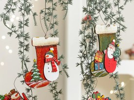 Adorno madera Navidad bota con muñeco 